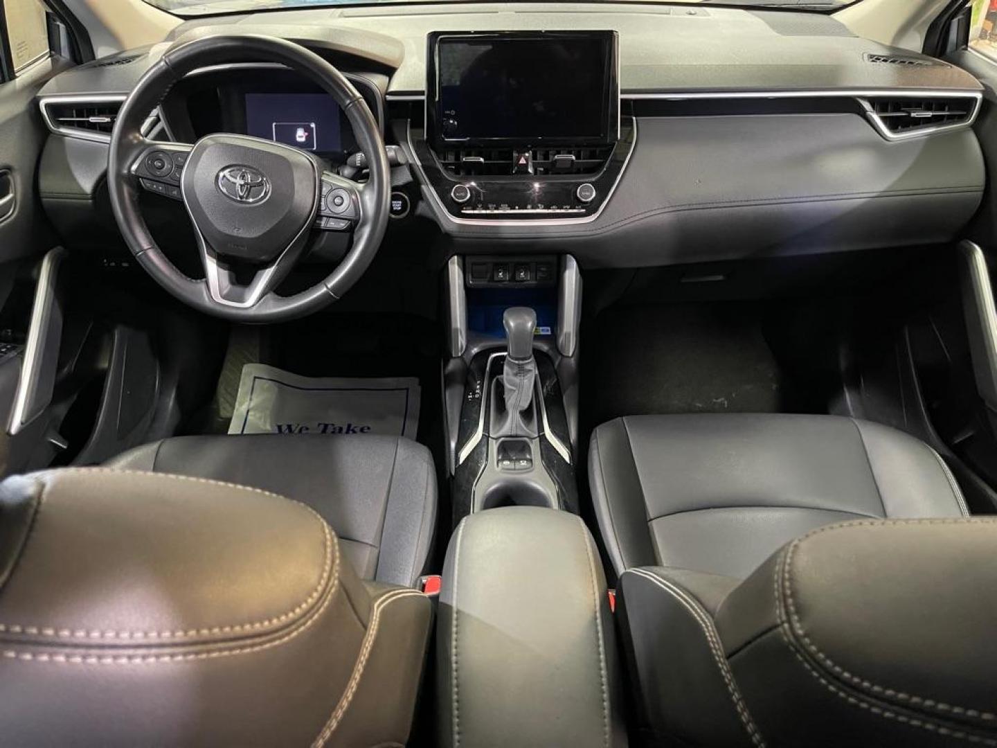 2023 SILVER TOYOTA COROLLA CROSS XLE (7MUEAABG6PV) with an 2.0L engine, Continuously Variable transmission, located at 2525 S. Cushman, Fairbanks, AK, 99701, (907) 452-5707, 64.824036, -147.712311- Photo#5