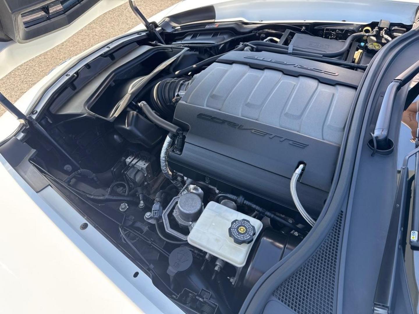 2014 WHITE CHEVROLET CORVETE 3LT STINGRAY Z51 3LT (1G1YM2D74E5) with an 6.2L engine, Automatic transmission, located at 2525 S. Cushman, Fairbanks, AK, 99701, (907) 452-5707, 64.824036, -147.712311 - Photo#5