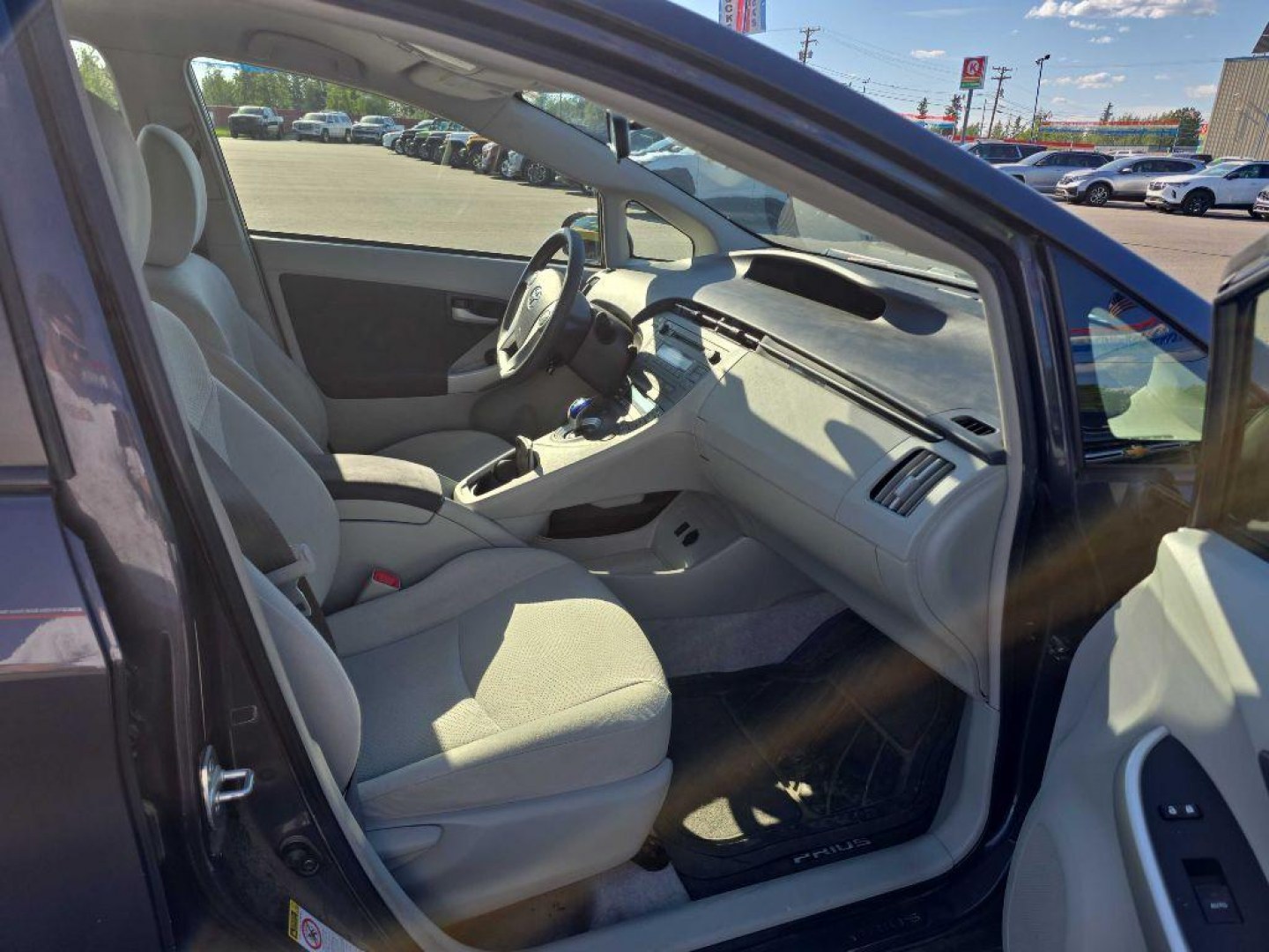 2011 GRAY TOYOTA PRIUS 2 leve 2 (JTDKN3DU4B5) with an 1.8L engine, Continuously Variable transmission, located at 2525 S. Cushman, Fairbanks, AK, 99701, (907) 452-5707, 64.824036, -147.712311- Photo#3