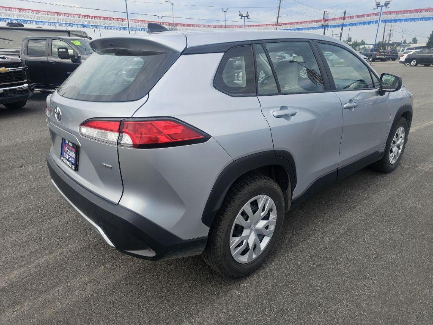 2023 SILVER TOYOTA COROLLA CROSS L (7MUAAABG8PV) with an 2.0L engine, Continuously Variable transmission, located at 2525 S. Cushman, Fairbanks, AK, 99701, (907) 452-5707, 64.824036, -147.712311- Photo#4