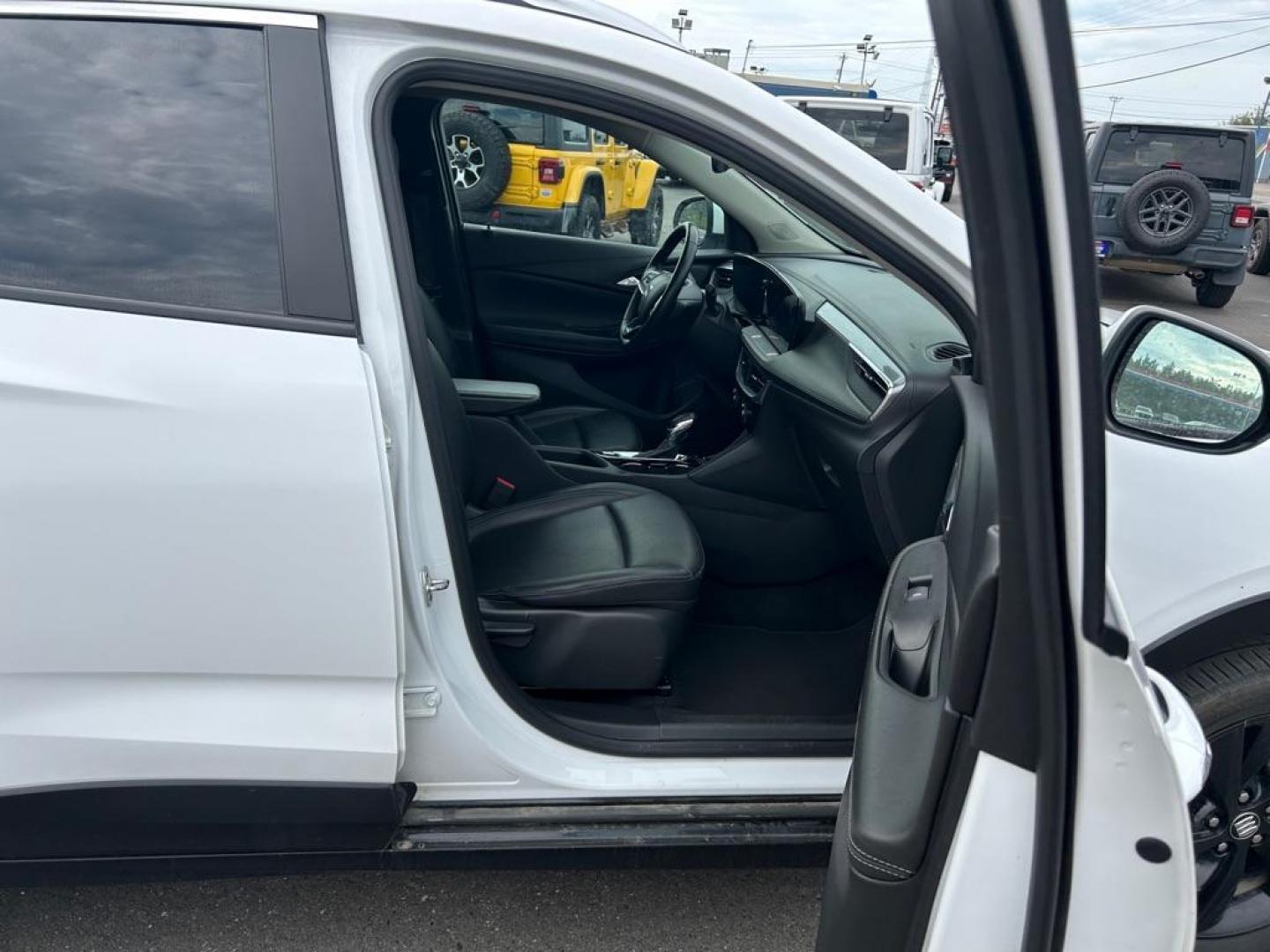 2024 WHITE BUICK ENCORE GX SPORT TOURING (KL4AMESL4RB) with an 1.3L engine, Automatic transmission, located at 2525 S. Cushman, Fairbanks, AK, 99701, (907) 452-5707, 64.824036, -147.712311 - Photo#4