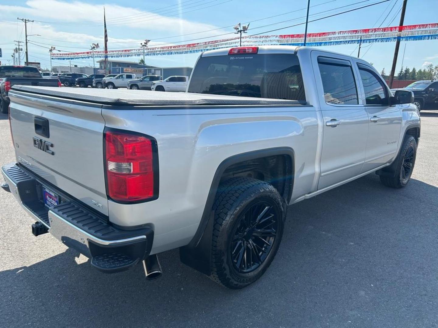 2014 SILVER GMC SIERRA Z71 1500 SLE (3GTU2UEC7EG) with an 5.3L engine, Automatic transmission, located at 2525 S. Cushman, Fairbanks, AK, 99701, (907) 452-5707, 64.824036, -147.712311 - Photo#2