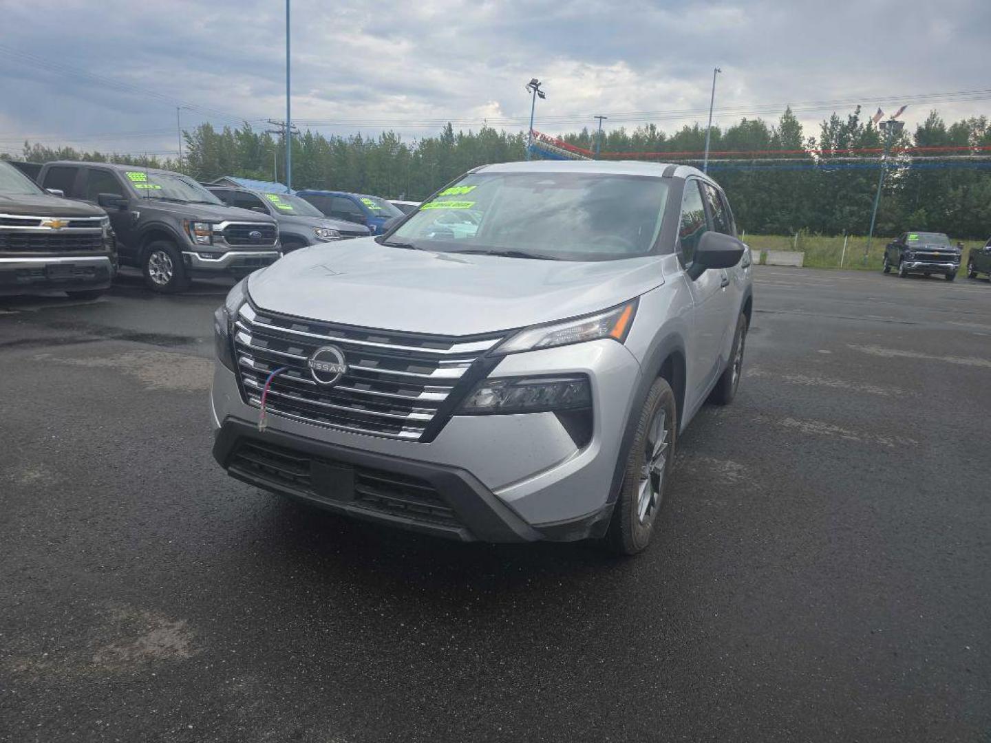 2024 SILVER NISSAN ROGUE S (5N1BT3AB1RC) with an 1.5L engine, Automatic transmission, located at 2525 S. Cushman, Fairbanks, AK, 99701, (907) 452-5707, 64.824036, -147.712311 - Photo#1