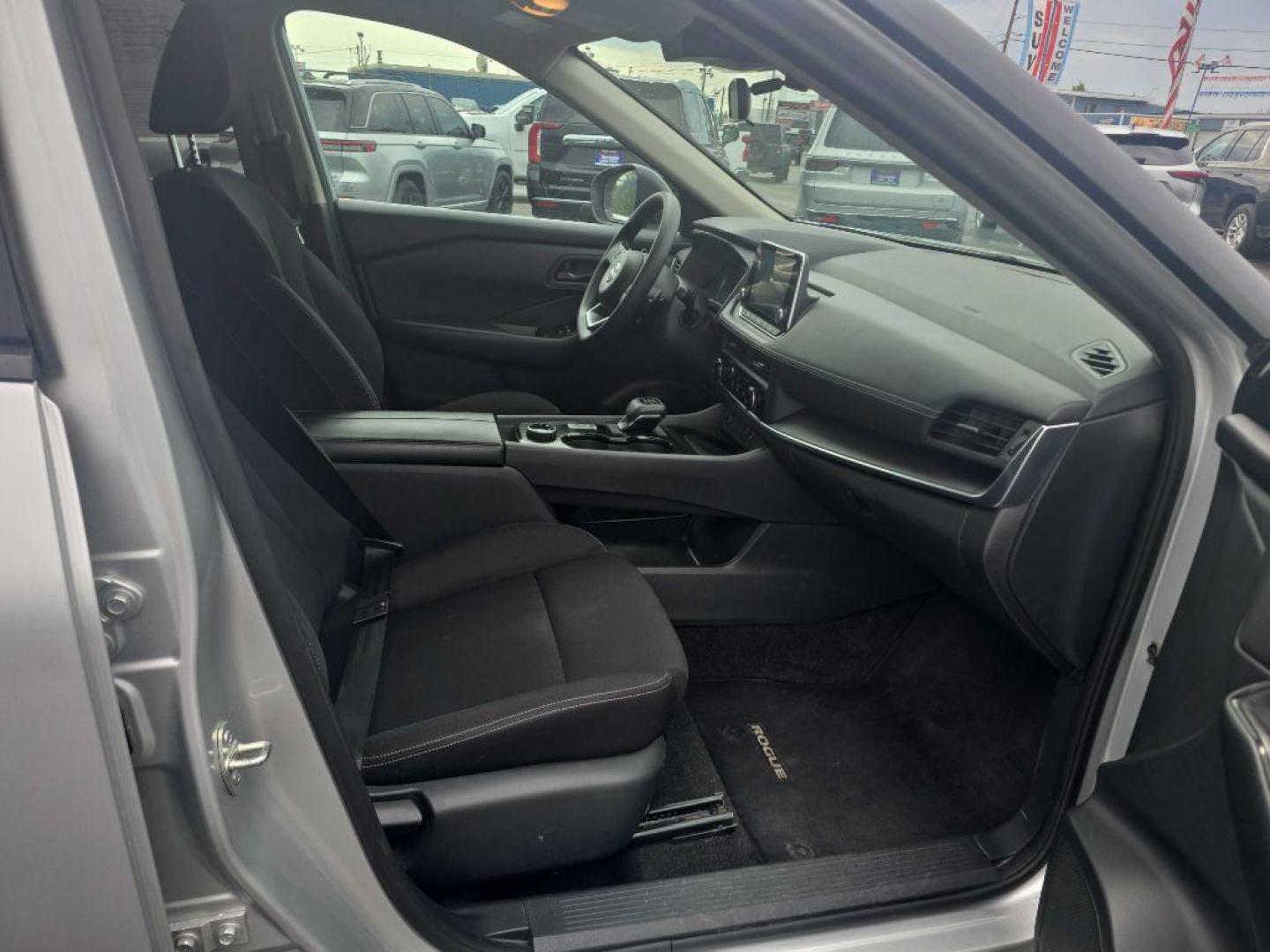 2024 SILVER NISSAN ROGUE S (5N1BT3AB1RC) with an 1.5L engine, Automatic transmission, located at 2525 S. Cushman, Fairbanks, AK, 99701, (907) 452-5707, 64.824036, -147.712311 - Photo#3