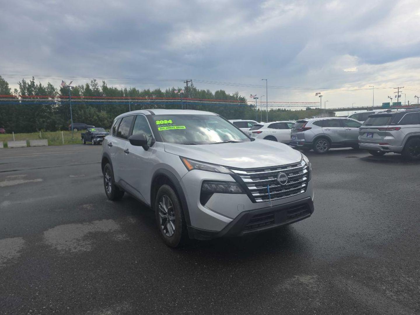 2024 SILVER NISSAN ROGUE S (5N1BT3AB1RC) with an 1.5L engine, Automatic transmission, located at 2525 S. Cushman, Fairbanks, AK, 99701, (907) 452-5707, 64.824036, -147.712311 - Photo#0