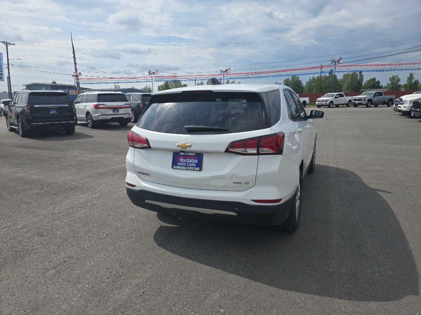 2023 WHITE CHEVROLET EQUINOX LT (3GNAXUEG1PS) with an 1.5L engine, Automatic transmission, located at 2525 S. Cushman, Fairbanks, AK, 99701, (907) 452-5707, 64.824036, -147.712311- Photo#4