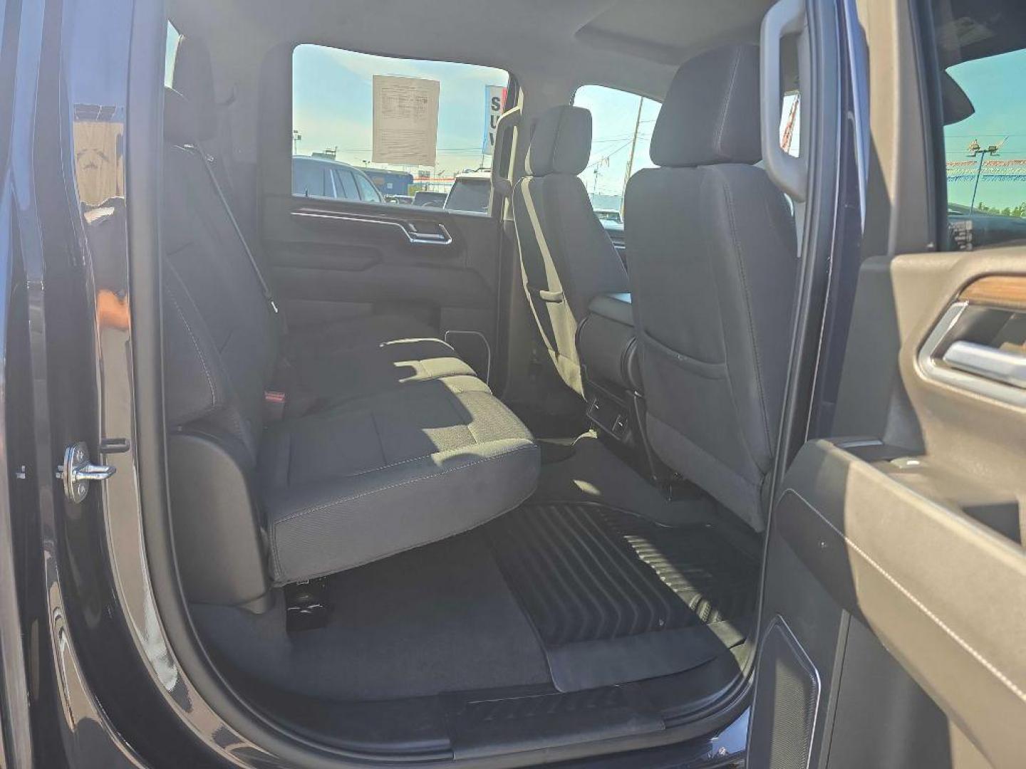 2024 BLACK CHEVROLET SILVERADO 2500 HEAVY DUTY LT (1GC4YNE78RF) with an 6.6L engine, Automatic transmission, located at 2525 S. Cushman, Fairbanks, AK, 99701, (907) 452-5707, 64.824036, -147.712311 - Photo#3