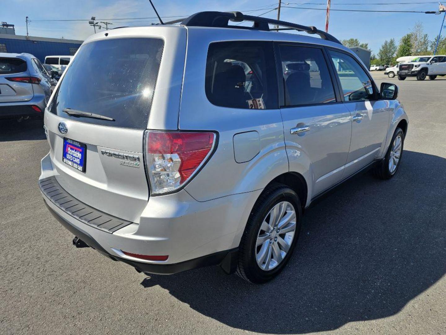 2011 SILVER SUBARU FORESTER 2.5X PREMIUM (JF2SHADC7BH) with an 2.5L engine, Automatic transmission, located at 2525 S. Cushman, Fairbanks, AK, 99701, (907) 452-5707, 64.824036, -147.712311- Photo#3
