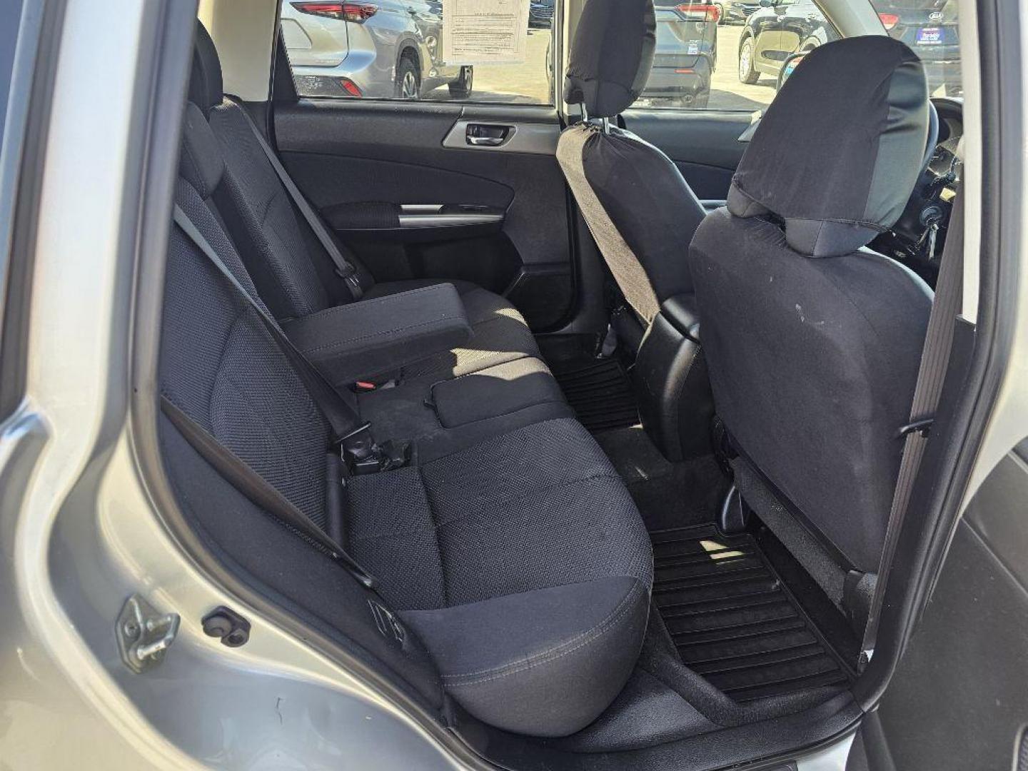2011 SILVER SUBARU FORESTER 2.5X PREMIUM (JF2SHADC7BH) with an 2.5L engine, Automatic transmission, located at 2525 S. Cushman, Fairbanks, AK, 99701, (907) 452-5707, 64.824036, -147.712311- Photo#5