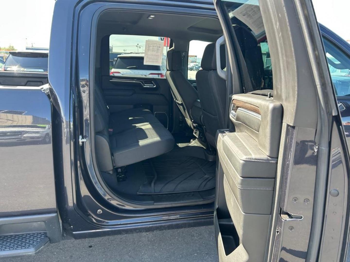 2024 GRAY CHEVROLET SILVERADO 2500 HEAVY DUTY LT (1GC4YNE70RF) with an 6.6L engine, Automatic transmission, located at 2525 S. Cushman, Fairbanks, AK, 99701, (907) 452-5707, 64.824036, -147.712311 - Photo#5