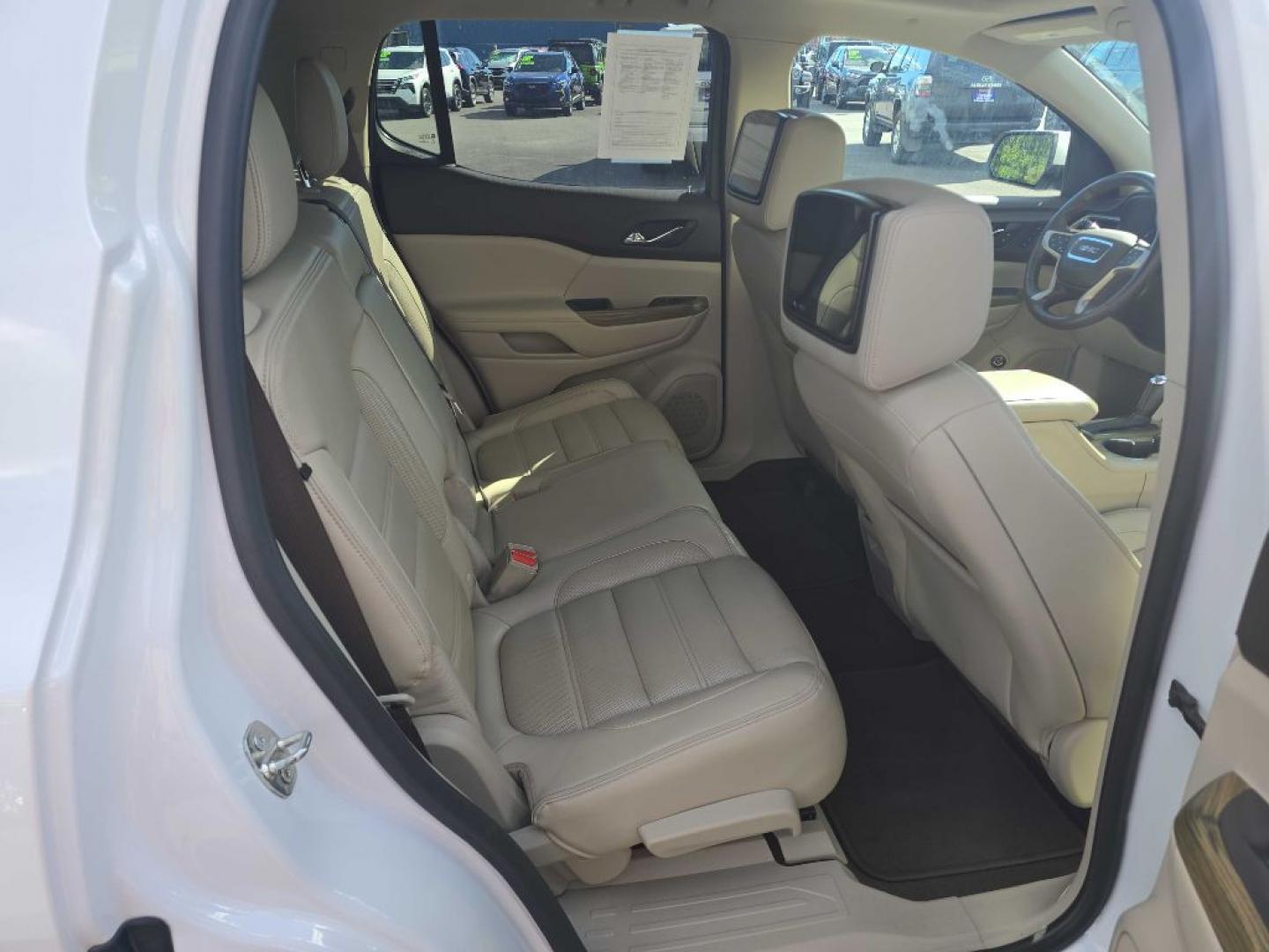 2019 WHITE GMC ACADIA DENALI DENALI (1GKKNXLS6KZ) with an 3.6L engine, Automatic transmission, located at 2525 S. Cushman, Fairbanks, AK, 99701, (907) 452-5707, 64.824036, -147.712311- Photo#3