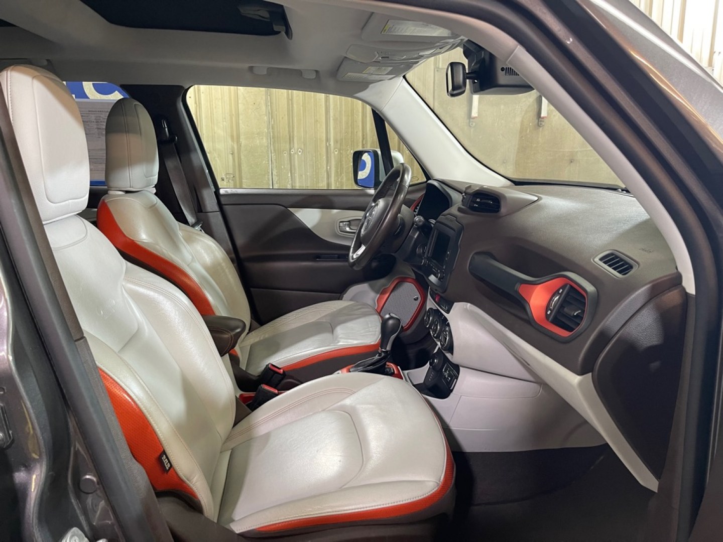 2017 GRAY JEEP RENEGADE LIMTED LIMITED (ZACCJBDB3HP) with an 2.4L engine, Automatic transmission, located at 2525 S. Cushman, Fairbanks, AK, 99701, (907) 452-5707, 64.824036, -147.712311- Photo#3