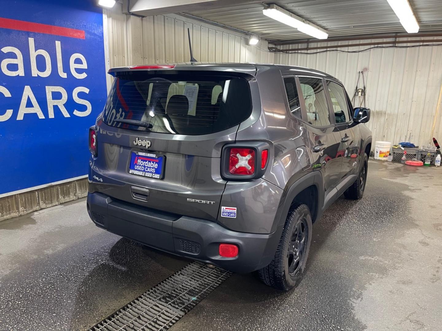 2018 GREY JEEP RENEGADE SPORT (ZACCJBAB7JP) with an 2.4L engine, Automatic transmission, located at 2525 S. Cushman, Fairbanks, AK, 99701, (907) 452-5707, 64.824036, -147.712311- Photo#2