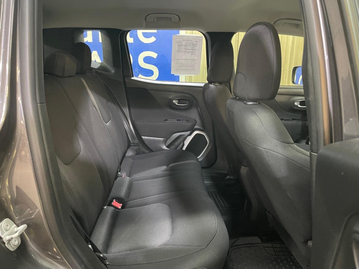 2018 GREY JEEP RENEGADE SPORT (ZACCJBAB7JP) with an 2.4L engine, Automatic transmission, located at 2525 S. Cushman, Fairbanks, AK, 99701, (907) 452-5707, 64.824036, -147.712311- Photo#4