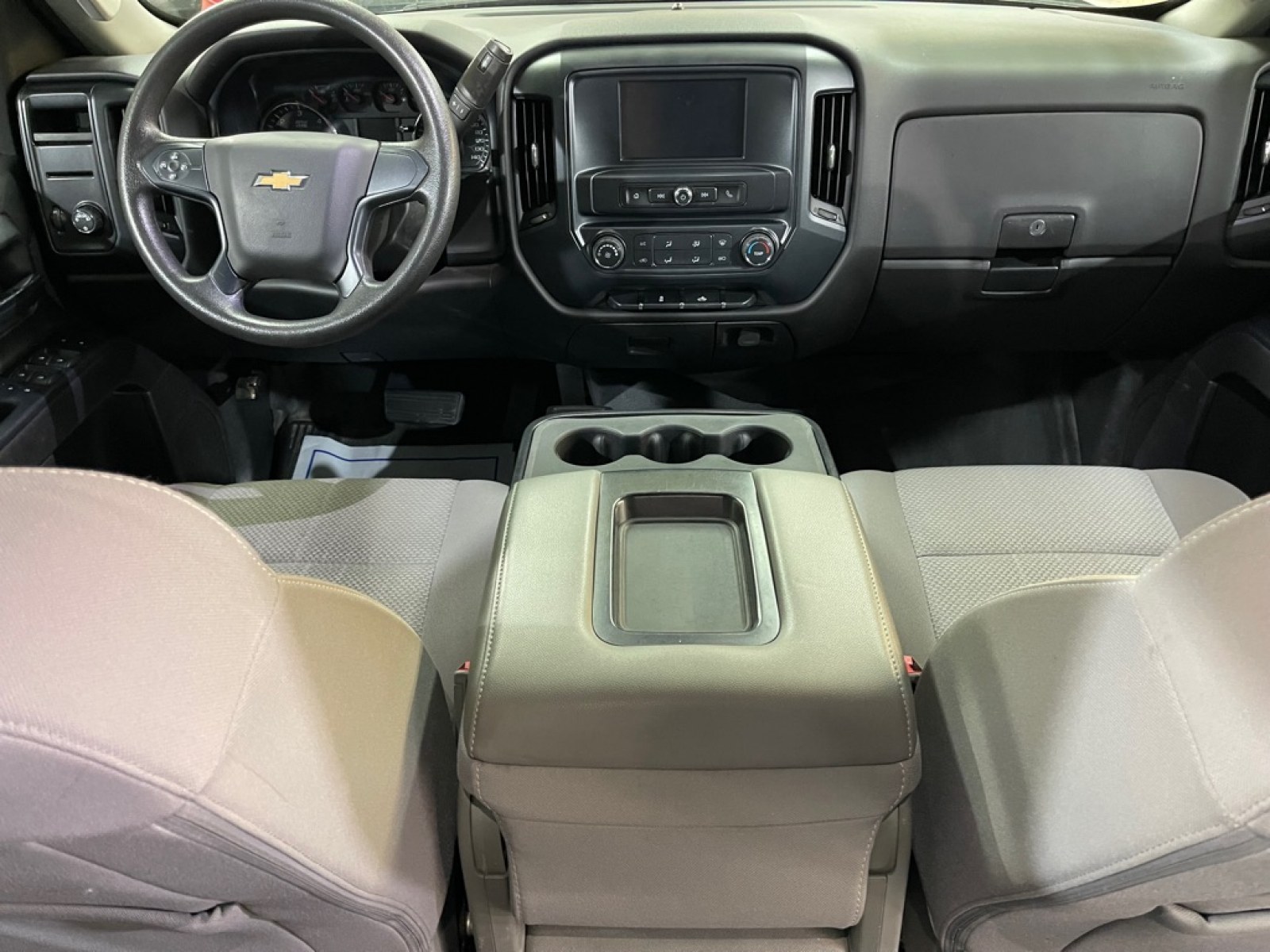 2018 WHITE CHEVROLET SILVERADO 2500 HEAVY DUTY (1GC1KUEG0JF) with an 6.0L engine, Automatic transmission, located at 2525 S. Cushman, Fairbanks, AK, 99701, (907) 452-5707, 64.824036, -147.712311 - Photo#5