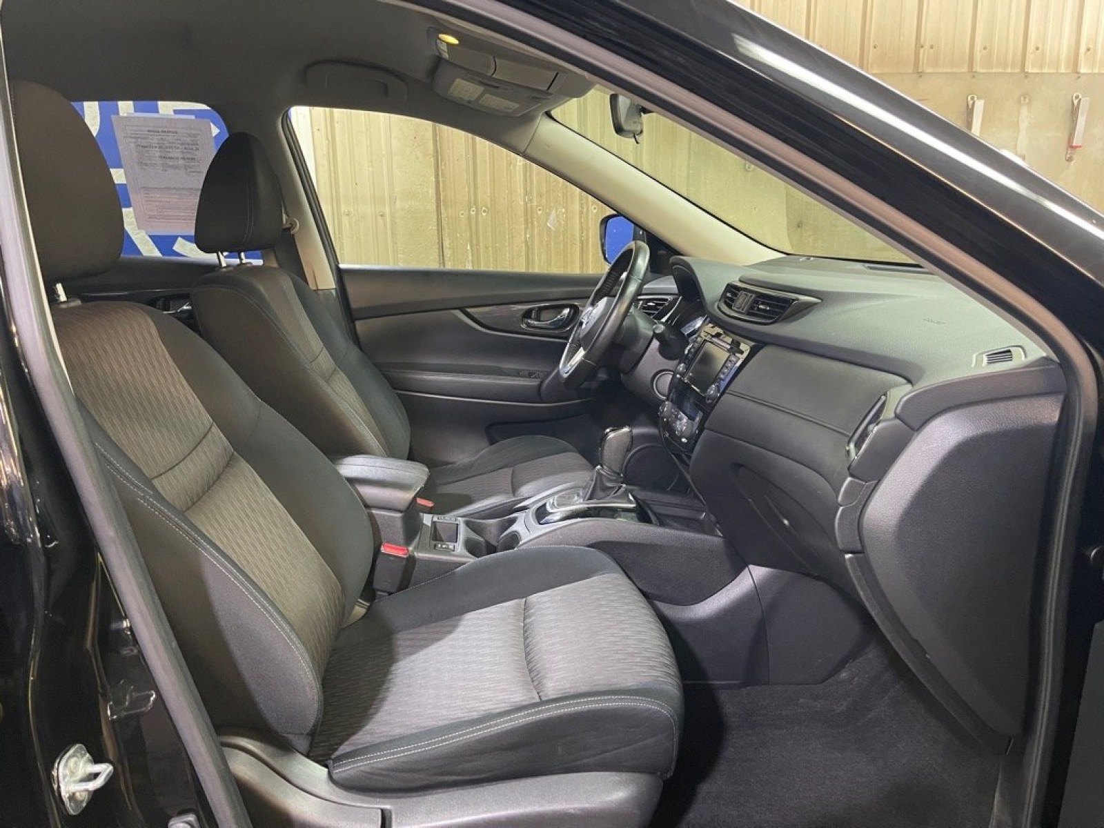 2018 BLACK NISSAN ROGUE S (JN8AT2MT5JW) with an 2.5L engine, Continuously Variable transmission, located at 2525 S. Cushman, Fairbanks, AK, 99701, (907) 452-5707, 64.824036, -147.712311 - Photo#3