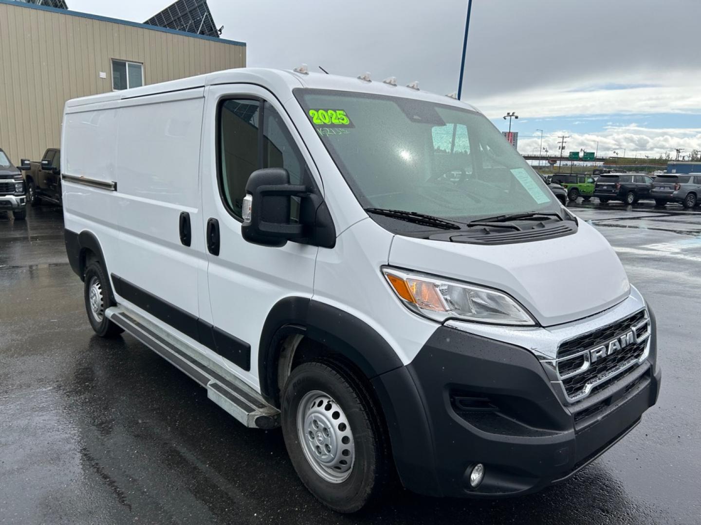 2025 WHITE RAM PROMASTER 2500 2500 STANDARD (3C6LRVVG7SE) with an 3.6L engine, Automatic transmission, located at 2525 S. Cushman, Fairbanks, AK, 99701, (907) 452-5707, 64.824036, -147.712311- Photo#1