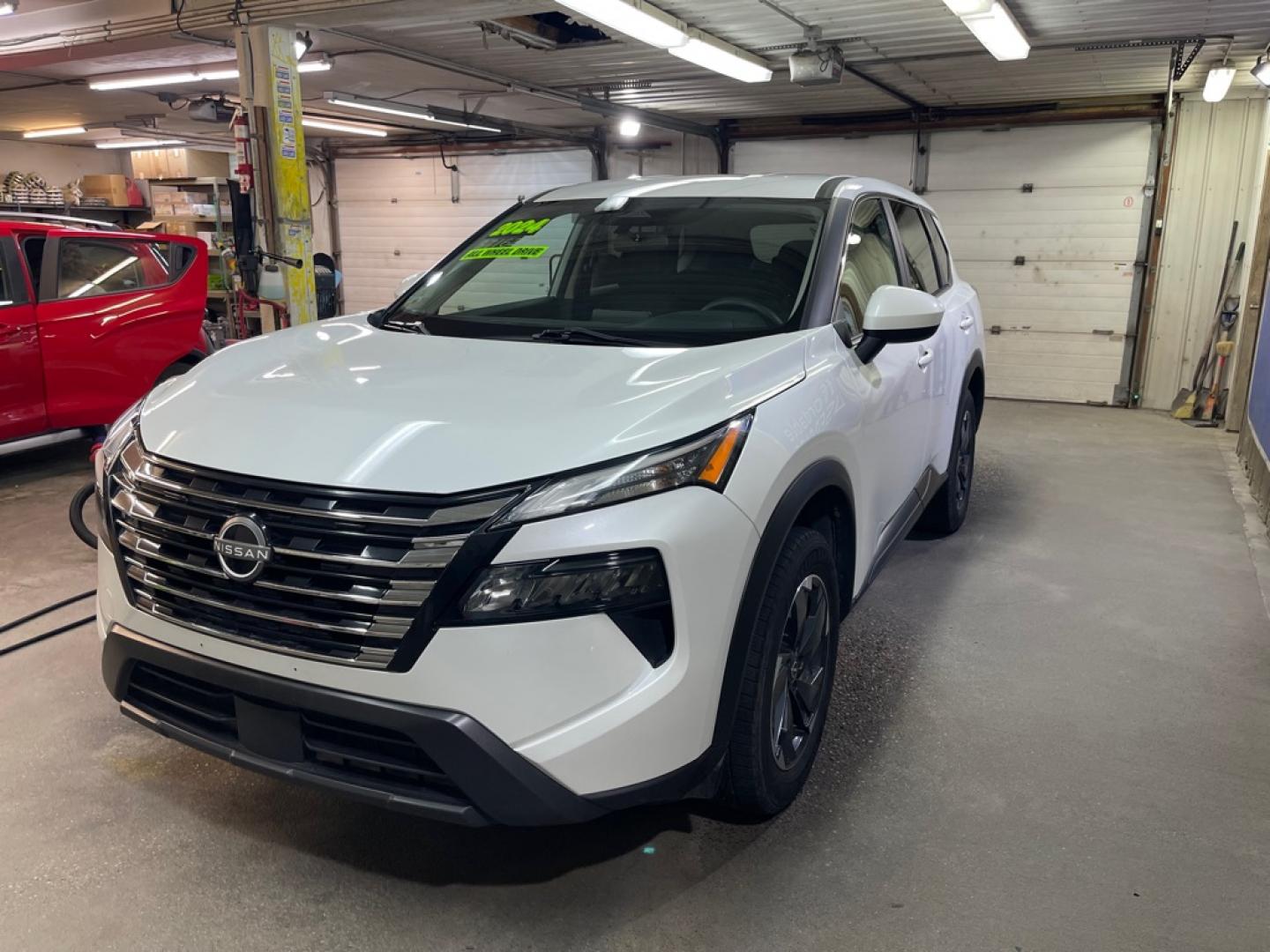 2024 WHITE NISSAN ROGUE SV (5N1BT3BB7RC) with an 1.5L engine, Automatic transmission, located at 2525 S. Cushman, Fairbanks, AK, 99701, (907) 452-5707, 64.824036, -147.712311- Photo#1