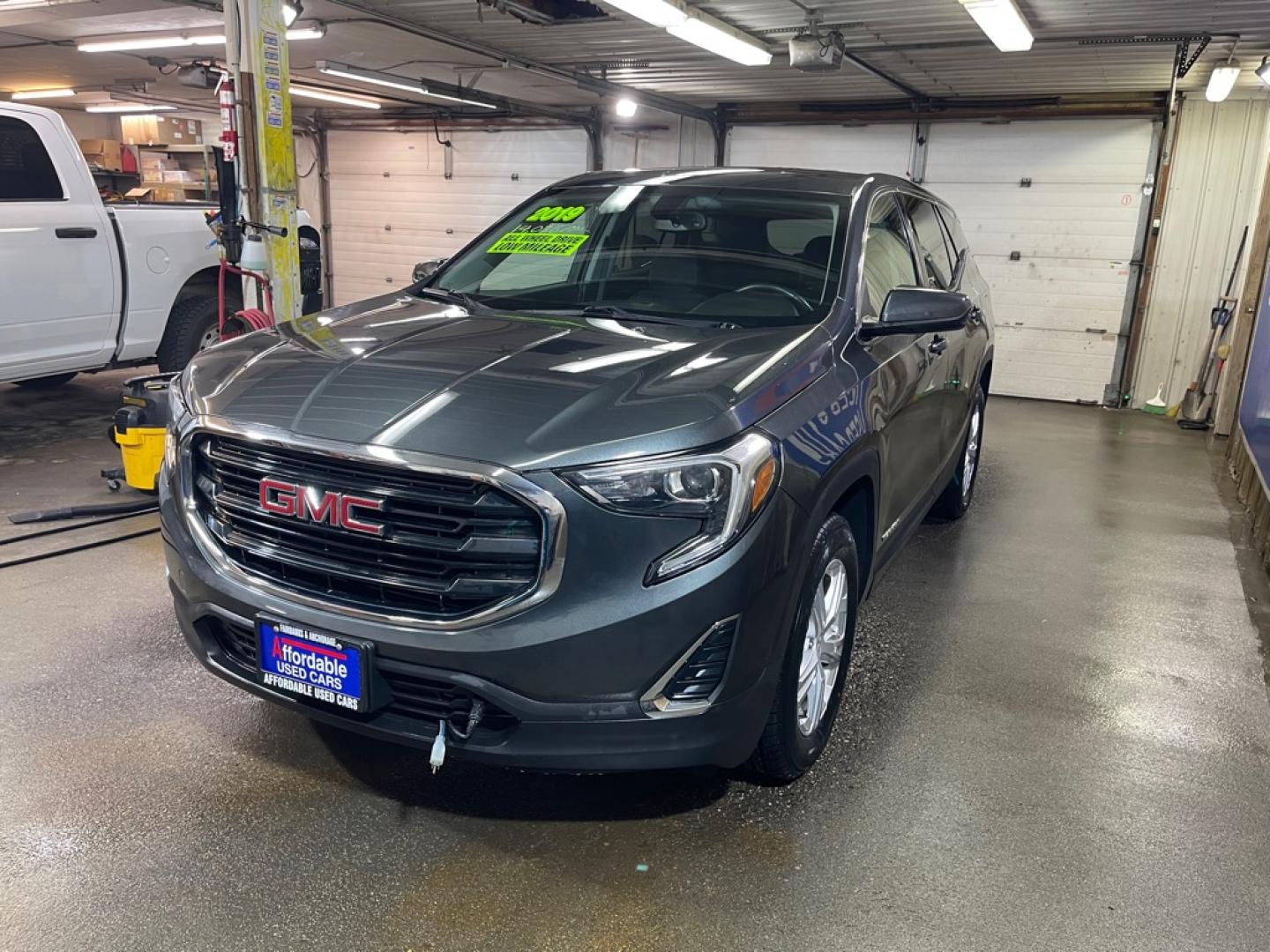 2019 GRAY GMC TERRAIN SLE (3GKALTEV4KL) with an 1.5L engine, Automatic transmission, located at 2525 S. Cushman, Fairbanks, AK, 99701, (907) 452-5707, 64.824036, -147.712311- Photo#1