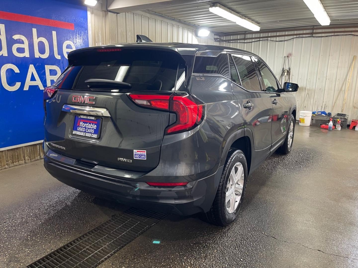 2019 GRAY GMC TERRAIN SLE (3GKALTEV4KL) with an 1.5L engine, Automatic transmission, located at 2525 S. Cushman, Fairbanks, AK, 99701, (907) 452-5707, 64.824036, -147.712311- Photo#2