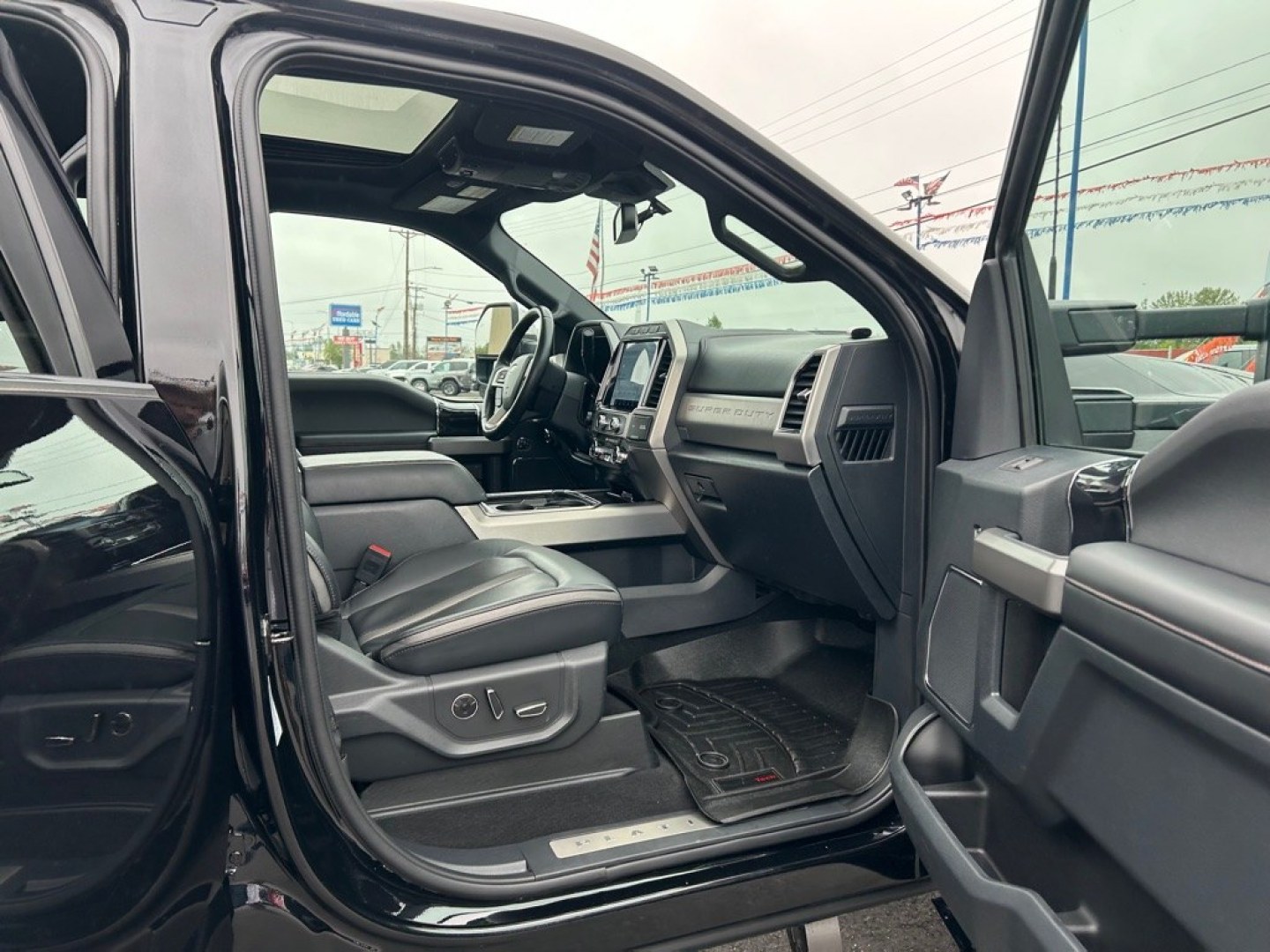 2022 BLACK FORD F250 SUPER DUTY (1FT8W2BT5NE) with an 6.7L engine, Automatic transmission, located at 2525 S. Cushman, Fairbanks, AK, 99701, (907) 452-5707, 64.824036, -147.712311- Photo#4