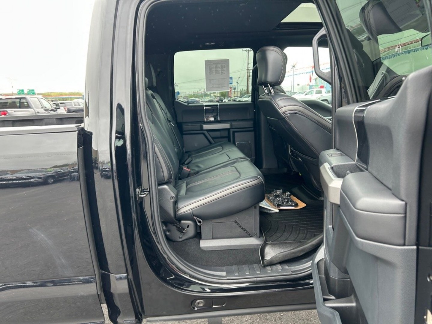 2022 BLACK FORD F250 SUPER DUTY (1FT8W2BT5NE) with an 6.7L engine, Automatic transmission, located at 2525 S. Cushman, Fairbanks, AK, 99701, (907) 452-5707, 64.824036, -147.712311- Photo#5