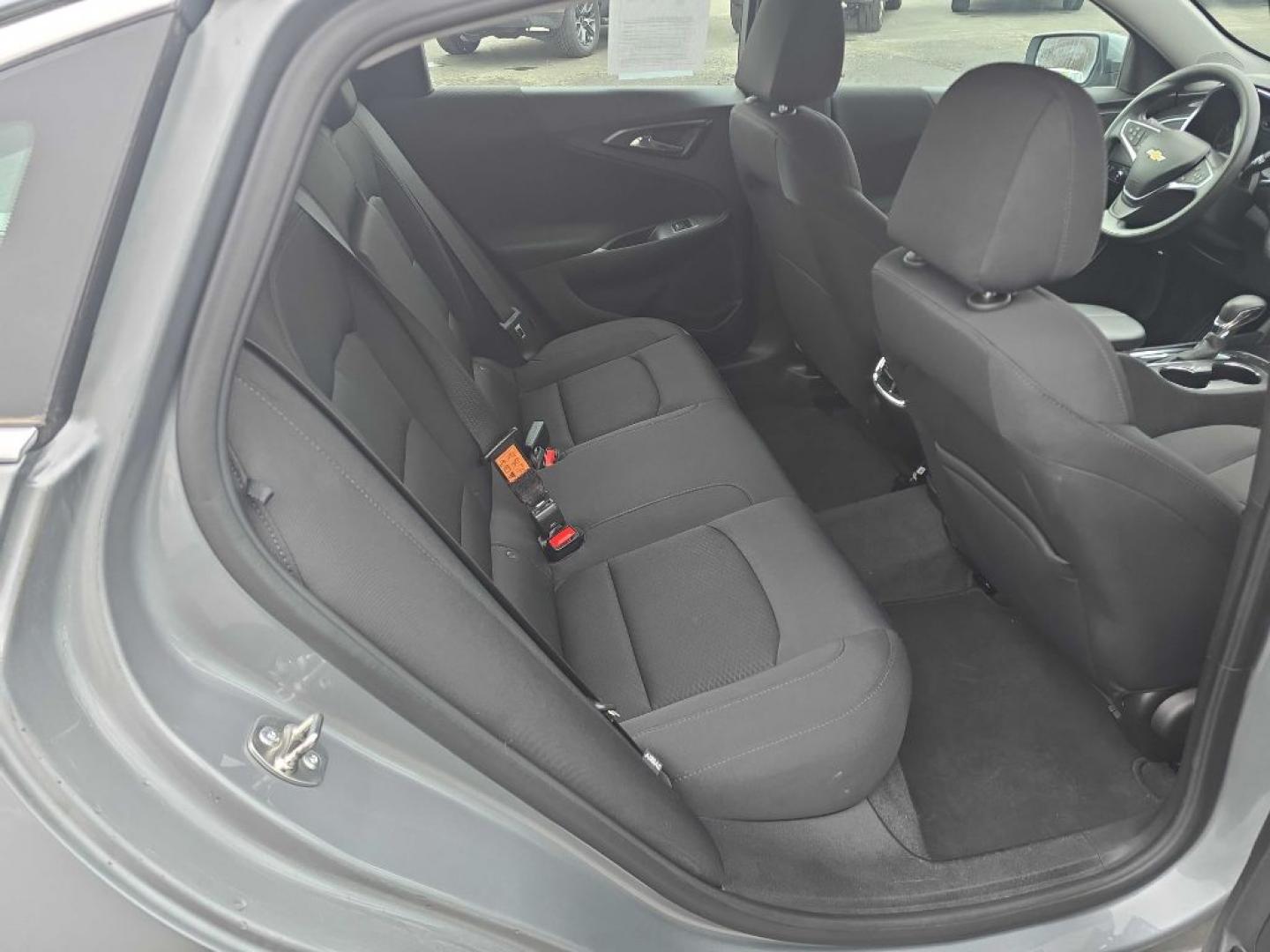 2024 SILVER CHEVROLET MALIBU LT (1G1ZD5ST9RF) with an 1.5L engine, Continuously Variable transmission, located at 2525 S. Cushman, Fairbanks, AK, 99701, (907) 452-5707, 64.824036, -147.712311- Photo#3