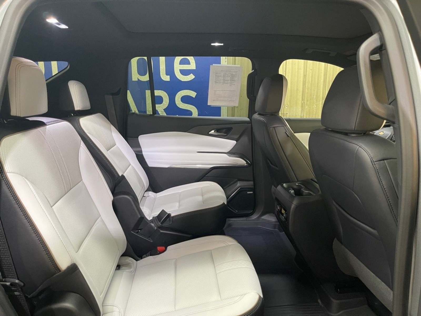 2025 SILVER CHEVROLET TRAVERSE HIGH COUNTRY (1GNEVKRS9SJ) with an 2.5L engine, Automatic transmission, located at 2525 S. Cushman, Fairbanks, AK, 99701, (907) 452-5707, 64.824036, -147.712311 - Photo#4