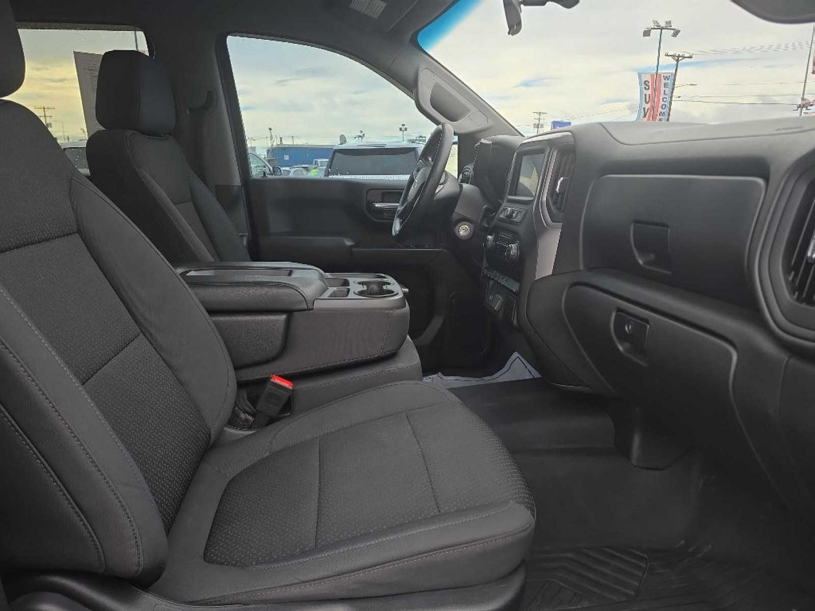 2020 BLUE CHEVROLET SILVERADO 1500 TRAIL BOSS CUST (3GCPYCEH9LG) with an 4.3L engine, Automatic transmission, located at 2525 S. Cushman, Fairbanks, AK, 99701, (907) 452-5707, 64.824036, -147.712311 - Photo#3