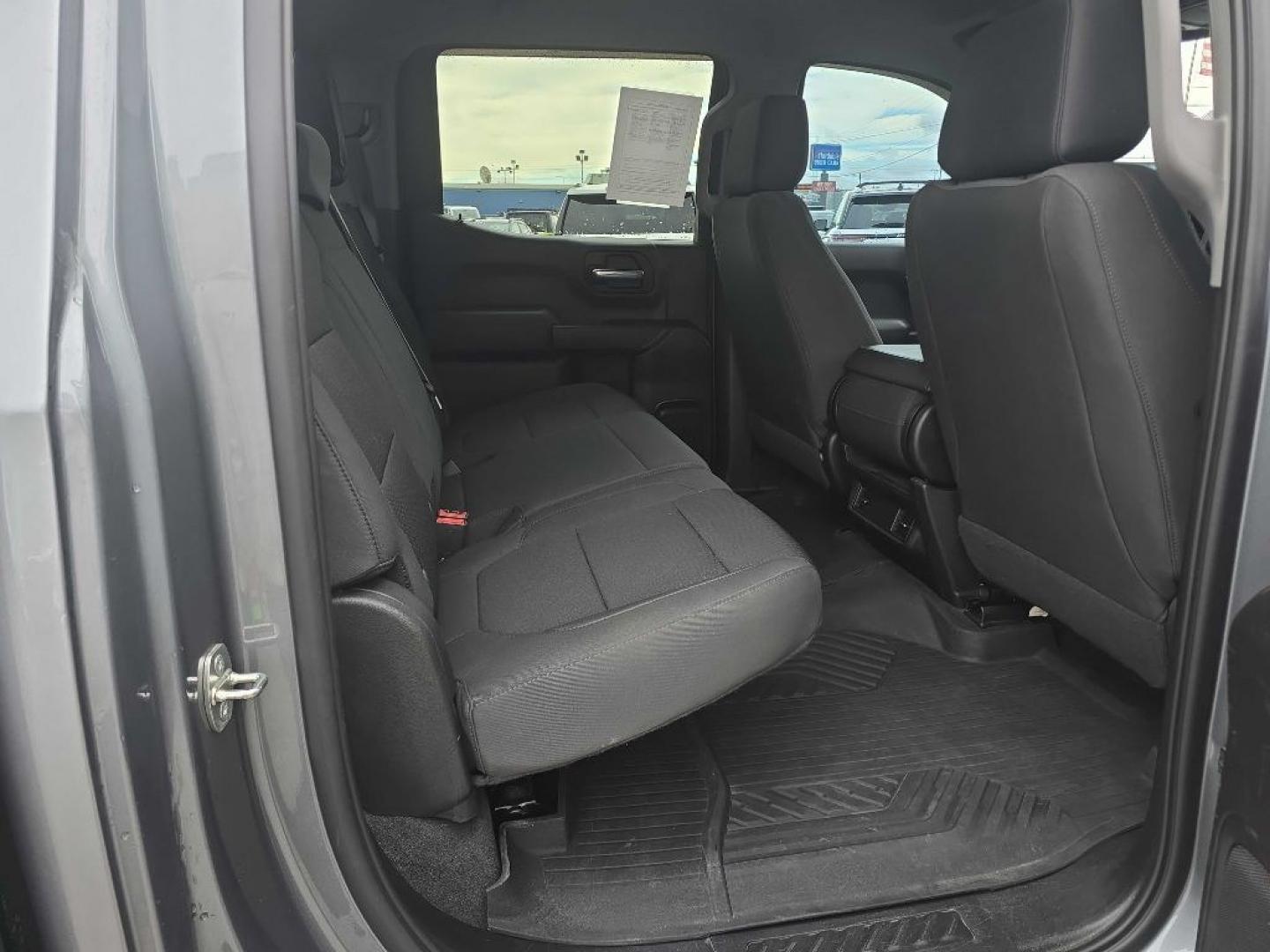 2020 GRAY CHEVROLET SILVERADO 1500 TRAIL BOSS CUST (3GCPYCEH9LG) with an 4.3L engine, Automatic transmission, located at 2525 S. Cushman, Fairbanks, AK, 99701, (907) 452-5707, 64.824036, -147.712311- Photo#4