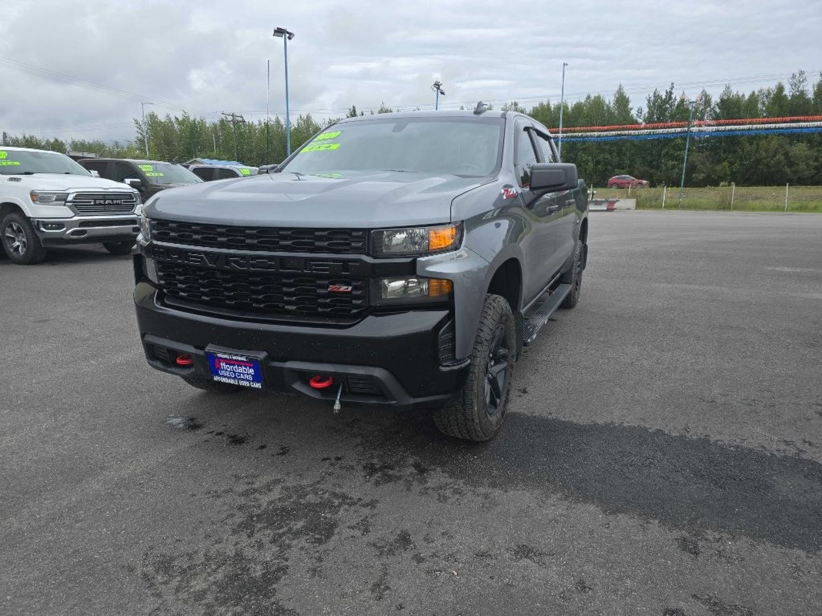 2020 BLUE CHEVROLET SILVERADO 1500 TRAIL BOSS CUST (3GCPYCEH9LG) with an 4.3L engine, Automatic transmission, located at 2525 S. Cushman, Fairbanks, AK, 99701, (907) 452-5707, 64.824036, -147.712311 - Photo#1