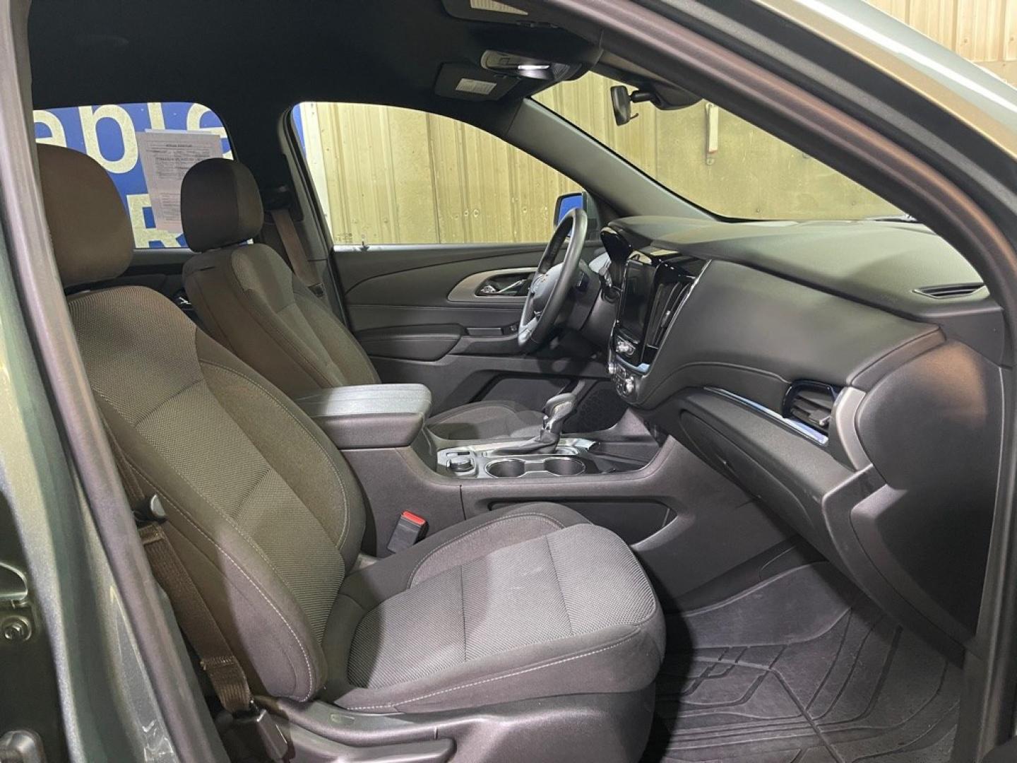 2023 GREEN CHEVROLET TRAVERSE LT (1GNEVGKW9PJ) with an 3.6L engine, Automatic transmission, located at 2525 S. Cushman, Fairbanks, AK, 99701, (907) 452-5707, 64.824036, -147.712311- Photo#3