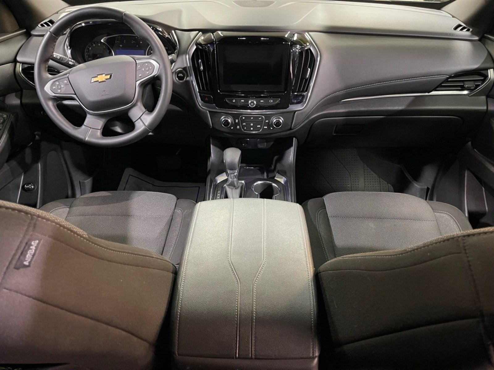 2023 GREEN CHEVROLET TRAVERSE LT (1GNEVGKW9PJ) with an 3.6L engine, Automatic transmission, located at 2525 S. Cushman, Fairbanks, AK, 99701, (907) 452-5707, 64.824036, -147.712311 - Photo#6