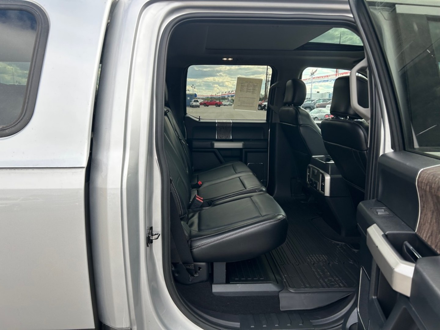 2018 SILVER FORD F350 SUPER DUTY (1FT8W3DT4JE) with an 6.7L engine, Automatic transmission, located at 2525 S. Cushman, Fairbanks, AK, 99701, (907) 452-5707, 64.824036, -147.712311- Photo#5