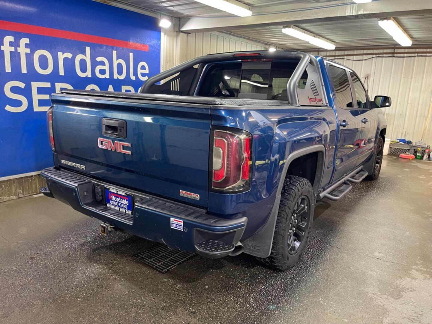 2016 BLUE GMC SIERRA 1500 SLT (3GTU2NEC1GG) with an 5.3L engine, Automatic transmission, located at 2525 S. Cushman, Fairbanks, AK, 99701, (907) 452-5707, 64.824036, -147.712311- Photo#2