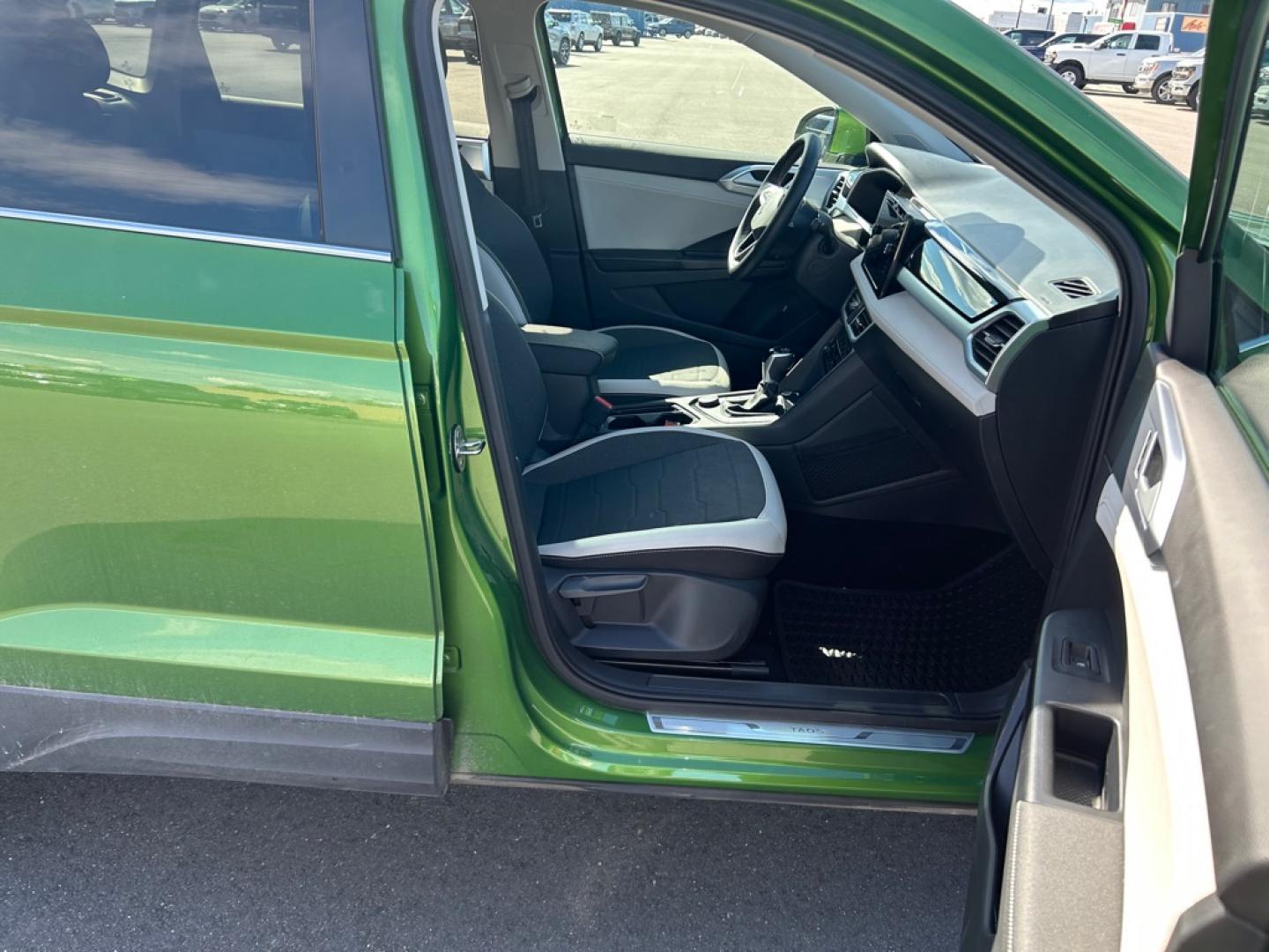 2025 GREEN VOLKSWAGEN TAOS SE (3VVVC7B26SM) with an 1.5L engine, Automatic transmission, located at 2525 S. Cushman, Fairbanks, AK, 99701, (907) 452-5707, 64.824036, -147.712311- Photo#4