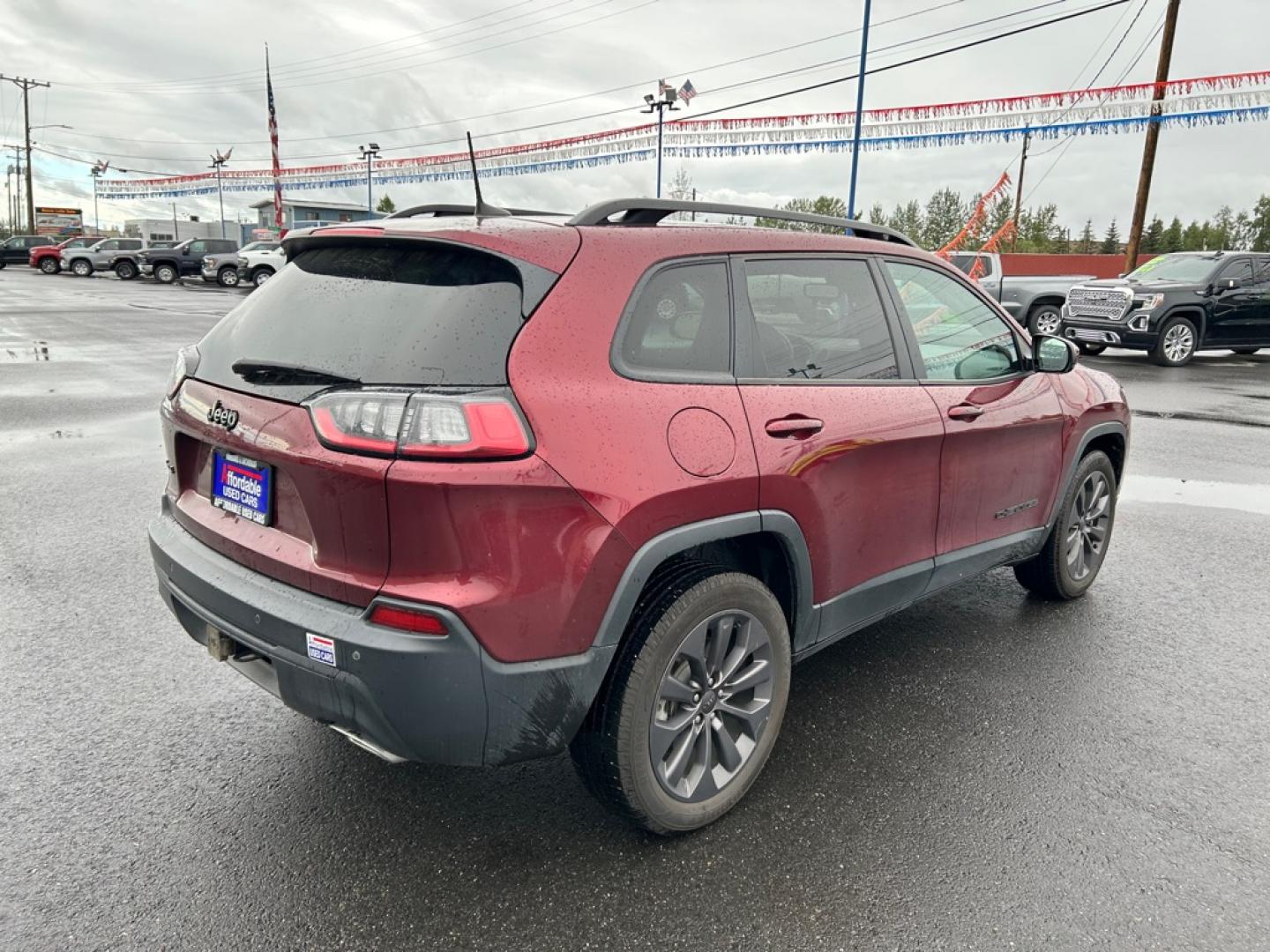 2020 RED JEEP CHEROKEE LATITUDE PLUS (1C4PJMLX4LD) with an 3.2L engine, Automatic transmission, located at 2525 S. Cushman, Fairbanks, AK, 99701, (907) 452-5707, 64.824036, -147.712311- Photo#2