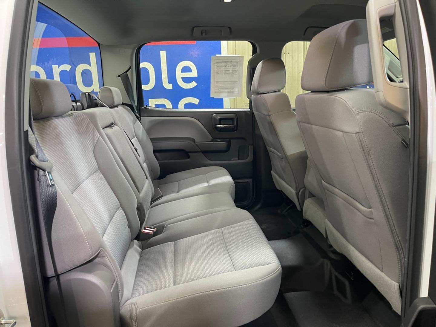2018 WHITE CHEVROLET SILVERADO 2500 HEAVY DUTY (1GC1KUEG4JF) with an 6.0L engine, Automatic transmission, located at 2525 S. Cushman, Fairbanks, AK, 99701, (907) 452-5707, 64.824036, -147.712311- Photo#4