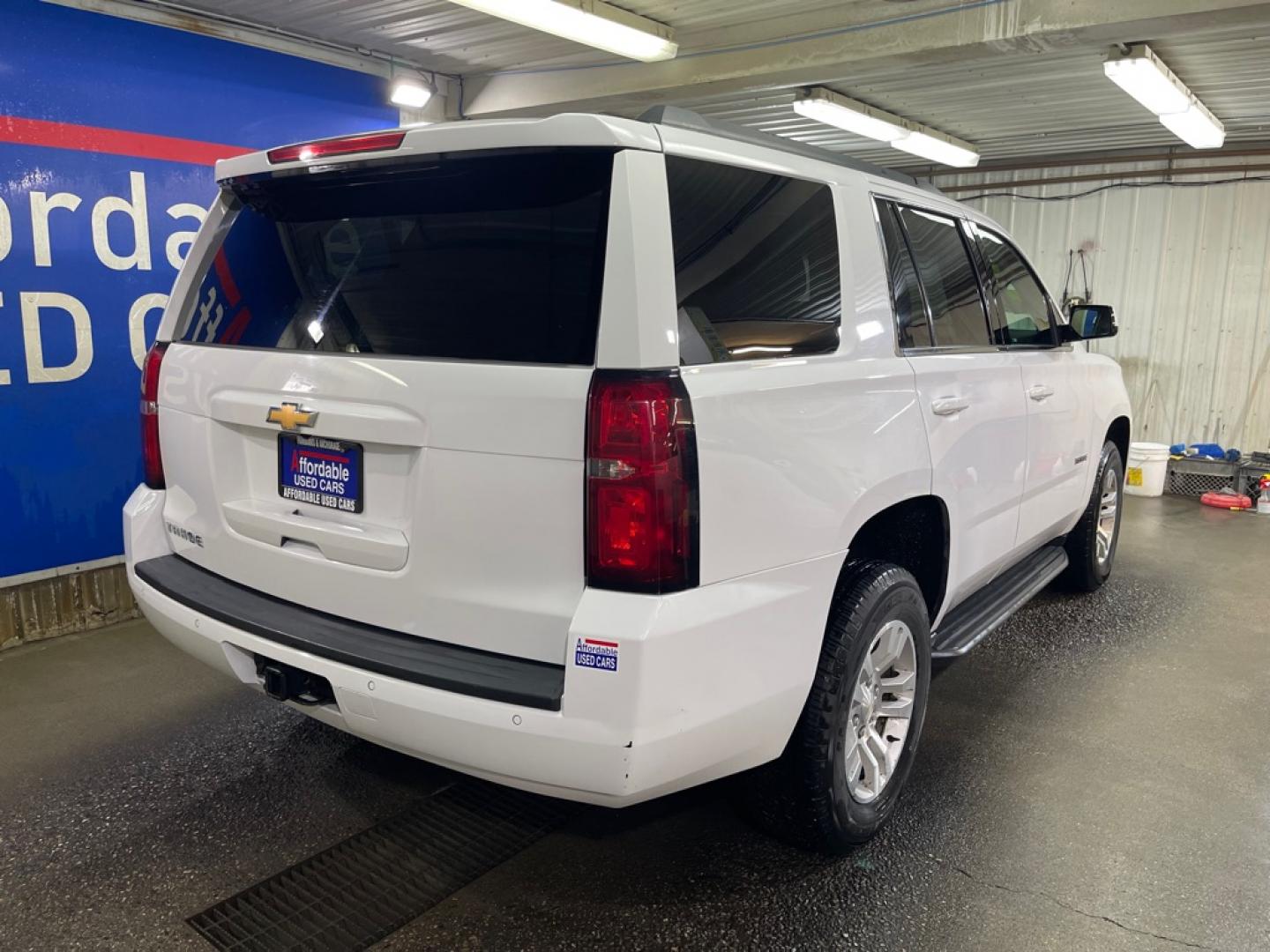 2017 WHITE CHEVROLET TAHOE 1500 LS (1GNSKAEC8HR) with an 5.3L engine, Automatic transmission, located at 2525 S. Cushman, Fairbanks, AK, 99701, (907) 452-5707, 64.824036, -147.712311- Photo#2
