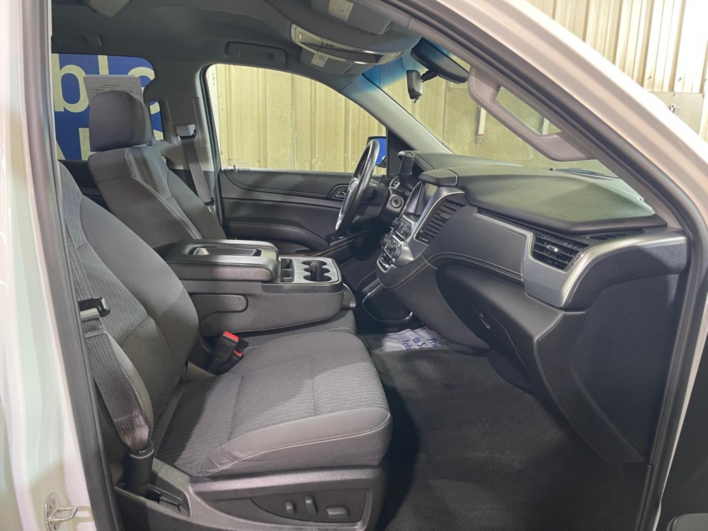 2017 WHITE CHEVROLET TAHOE 1500 LS (1GNSKAEC8HR) with an 5.3L engine, Automatic transmission, located at 2525 S. Cushman, Fairbanks, AK, 99701, (907) 452-5707, 64.824036, -147.712311- Photo#3