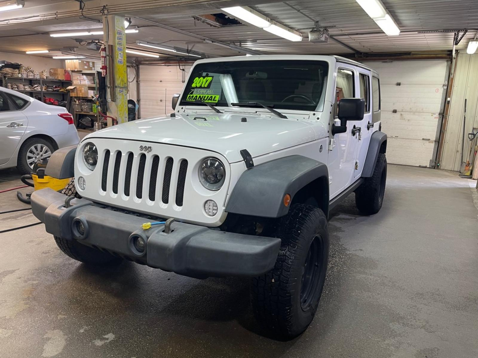 2017 WHITE JEEP WRANGLER UNLIMI SPORT (1C4BJWDG2HL) with an 3.6L engine, Automatic transmission, located at 2525 S. Cushman, Fairbanks, AK, 99701, (907) 452-5707, 64.824036, -147.712311 - Photo#1