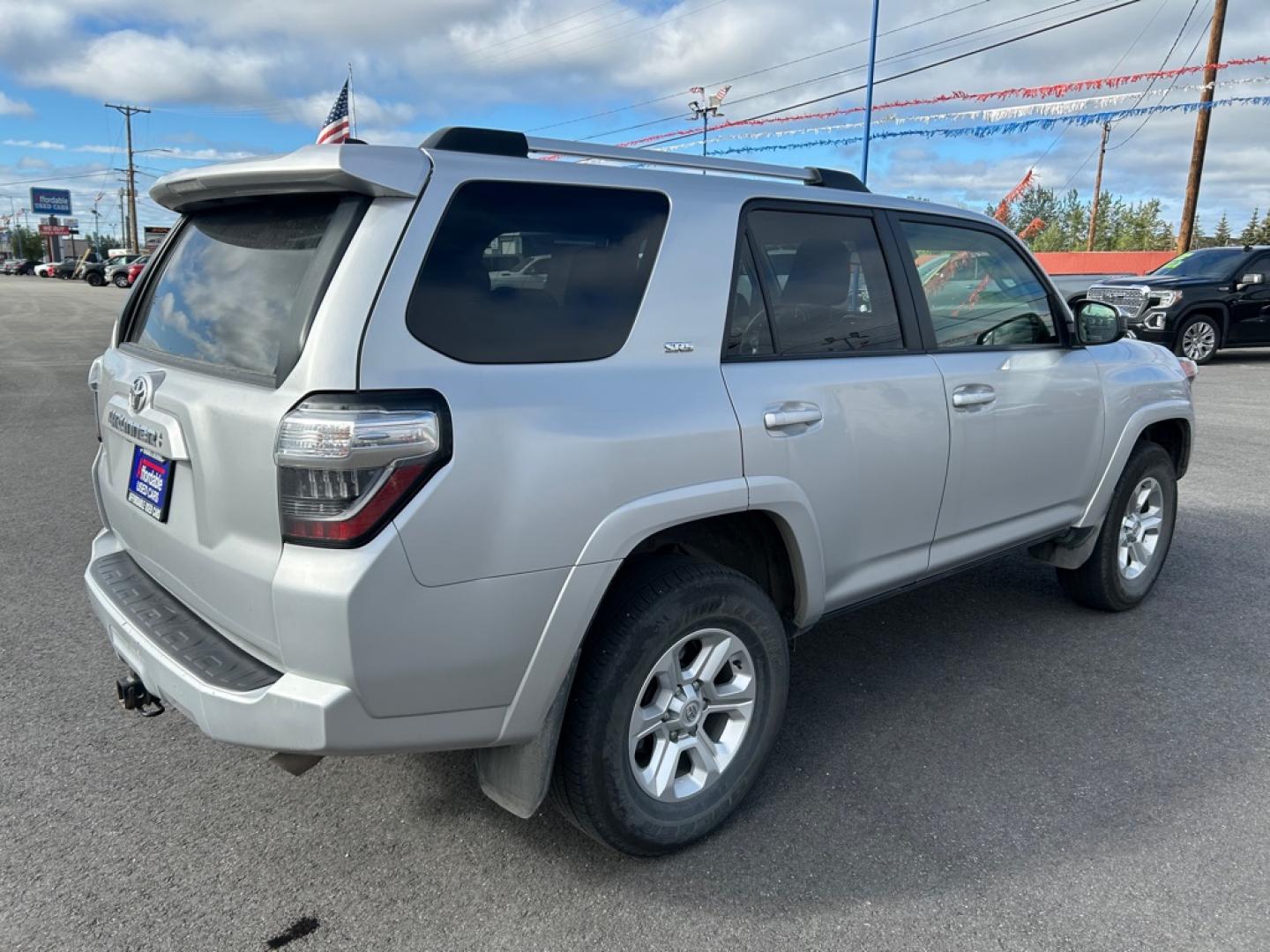 2024 SILVER TOYOTA 4RUNNER SR5/SR5 PREMIUM (JTEMU5JR0R6) with an 4.0L engine, Automatic transmission, located at 2525 S. Cushman, Fairbanks, AK, 99701, (907) 452-5707, 64.824036, -147.712311- Photo#2