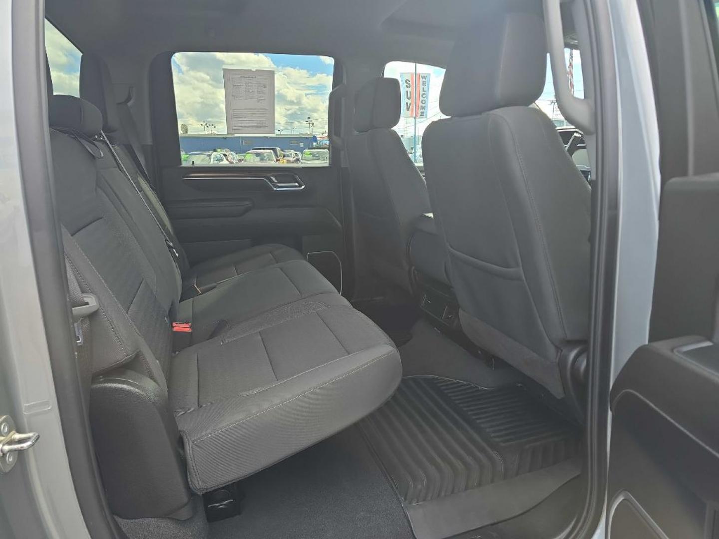 2024 SILVER CHEVROLET SILVERADO 2500 HEAVY DUTY LT (1GC4YNE71RF) with an 6.6L engine, Automatic transmission, located at 2525 S. Cushman, Fairbanks, AK, 99701, (907) 452-5707, 64.824036, -147.712311- Photo#3