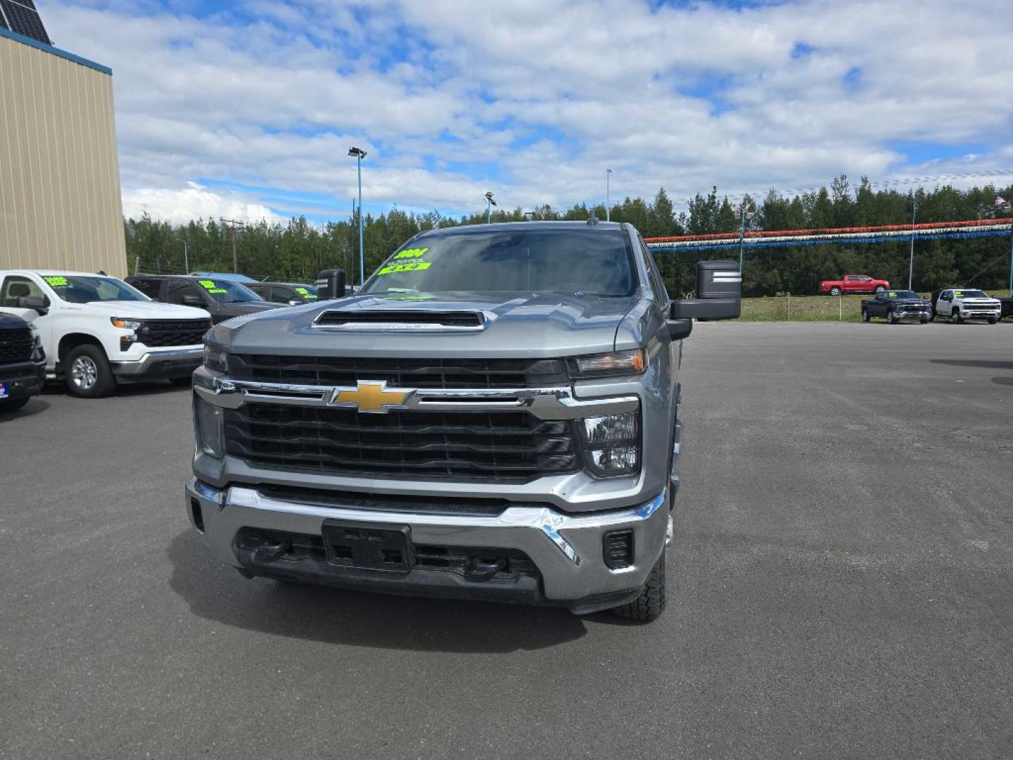2024 SILVER CHEVROLET SILVERADO 2500 HEAVY DUTY LT (1GC4YNE71RF) with an 6.6L engine, Automatic transmission, located at 2525 S. Cushman, Fairbanks, AK, 99701, (907) 452-5707, 64.824036, -147.712311- Photo#4