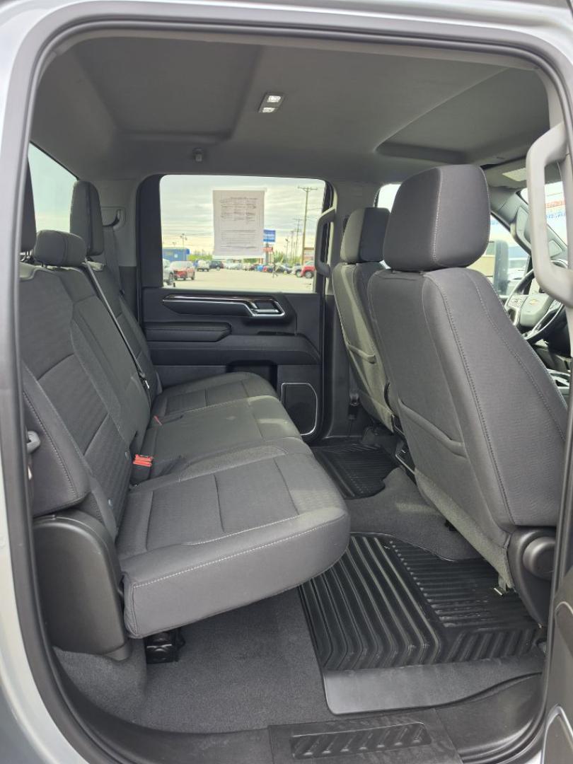 2024 SILVER CHEVROLET SILVERADO 2500 HEAVY DUTY LT (1GC4YNE7XRF) with an 6.6L engine, Automatic transmission, located at 2525 S. Cushman, Fairbanks, AK, 99701, (907) 452-5707, 64.824036, -147.712311- Photo#5
