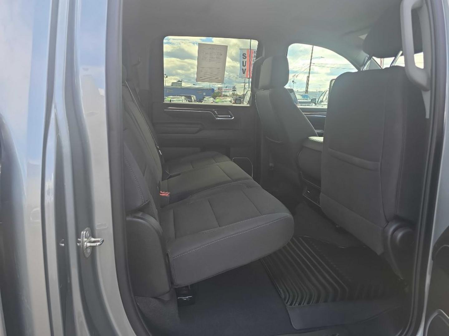 2024 SILVER CHEVROLET SILVERADO 2500 HEAVY DUTY LT (1GC4YNE78RF) with an 6.6L engine, Automatic transmission, located at 2525 S. Cushman, Fairbanks, AK, 99701, (907) 452-5707, 64.824036, -147.712311- Photo#3