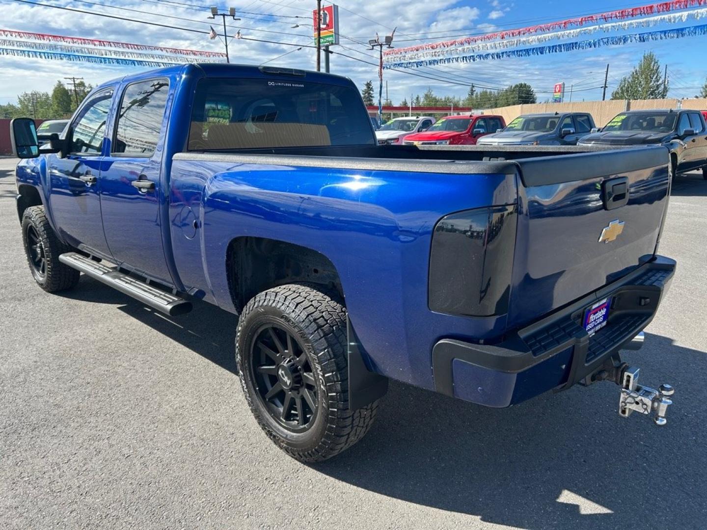 2014 BLUE CHEVROLET SILVERADO 2500 HEAVY DUTY LT (1GC1KXC8XEF) with an 6.6L engine, Automatic transmission, located at 2525 S. Cushman, Fairbanks, AK, 99701, (907) 452-5707, 64.824036, -147.712311- Photo#3