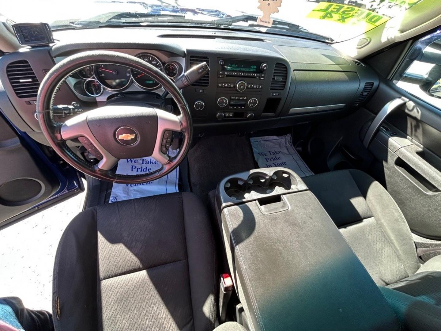 2014 BLUE CHEVROLET SILVERADO 2500 HEAVY DUTY LT (1GC1KXC8XEF) with an 6.6L engine, Automatic transmission, located at 2525 S. Cushman, Fairbanks, AK, 99701, (907) 452-5707, 64.824036, -147.712311- Photo#6
