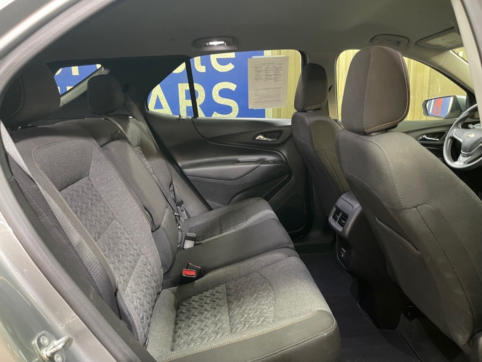 2023 GRAY CHEVROLET EQUINOX LT (3GNAXUEG7PS) with an 1.5L engine, Automatic transmission, located at 2525 S. Cushman, Fairbanks, AK, 99701, (907) 452-5707, 64.824036, -147.712311 - Photo#4