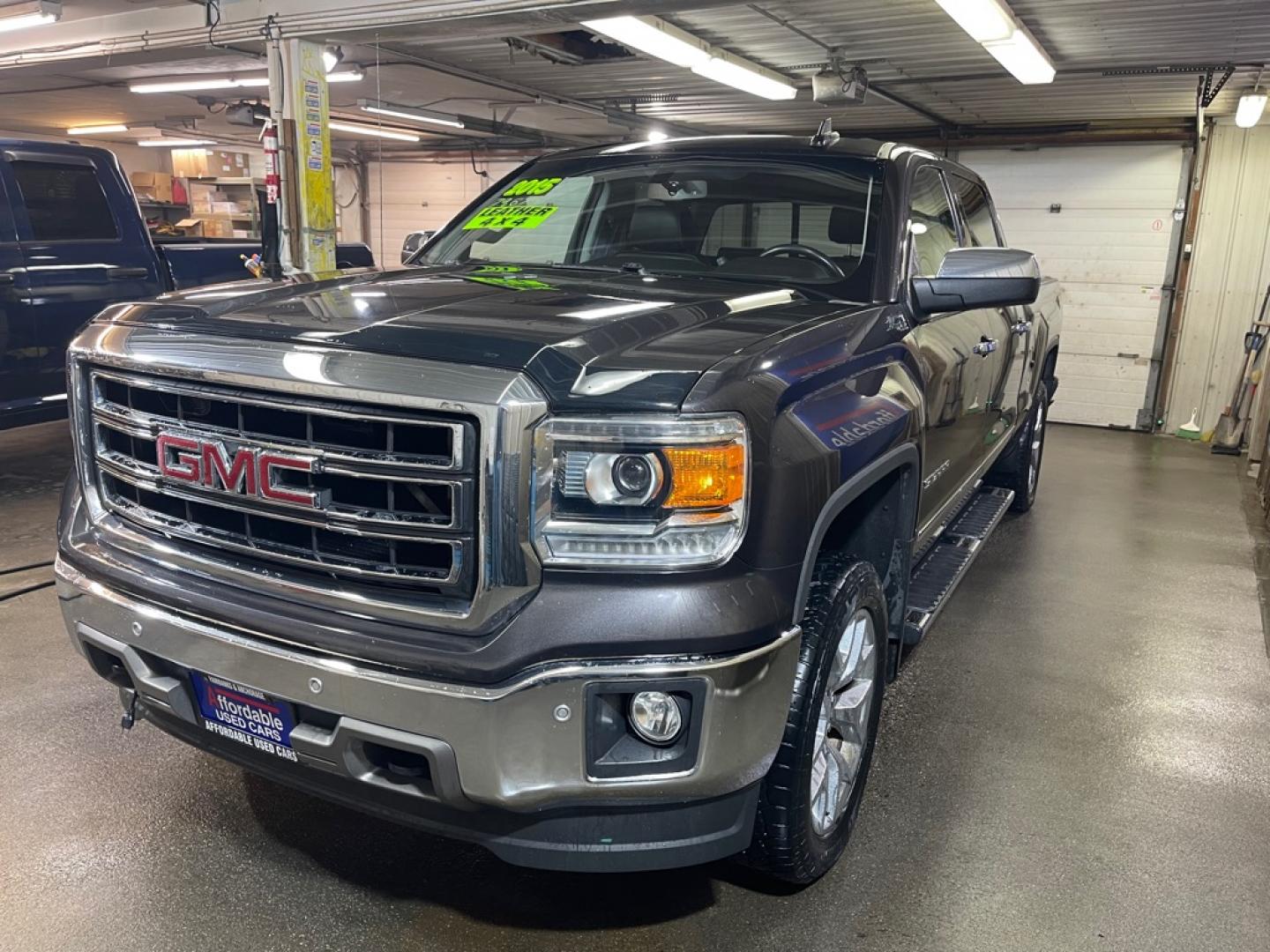 2015 GREY GMC SIERRA 1500 SLT (3GTU2VEC2FG) with an 5.3L engine, Automatic transmission, located at 2525 S. Cushman, Fairbanks, AK, 99701, (907) 452-5707, 64.824036, -147.712311- Photo#1